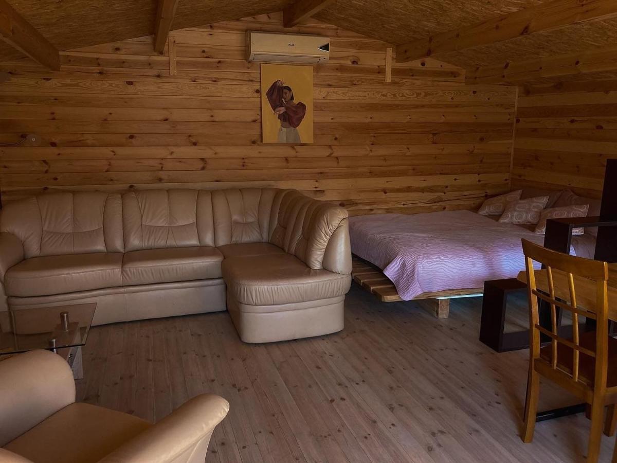 Hostal Starp Debesim Un Zemi Krāslava Exterior foto