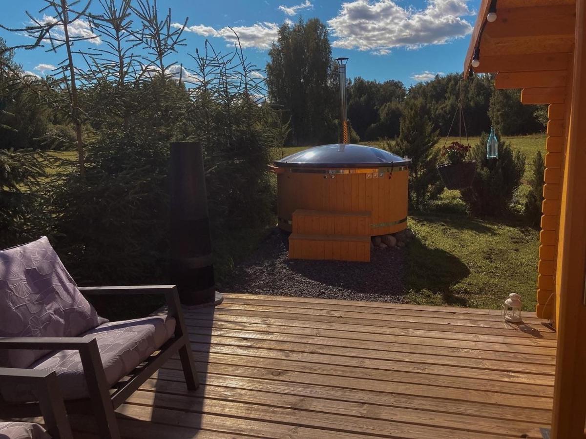 Hostal Starp Debesim Un Zemi Krāslava Exterior foto